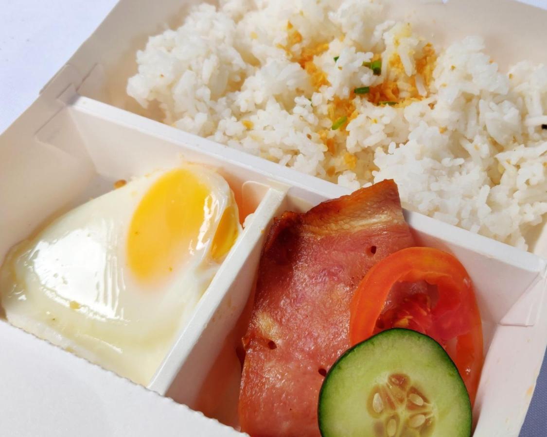 Reddoorz Near Robinsons Place Manila Bagian luar foto