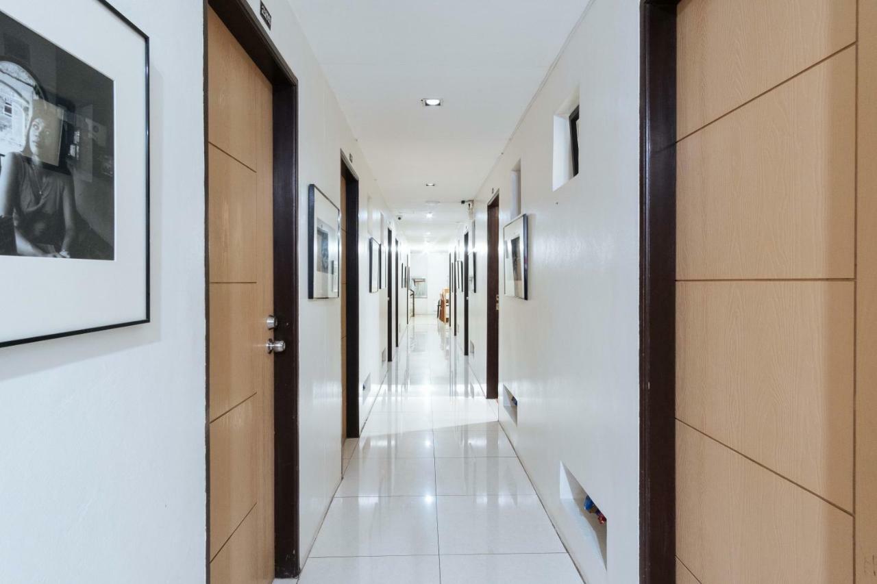 Reddoorz Near Robinsons Place Manila Bagian luar foto