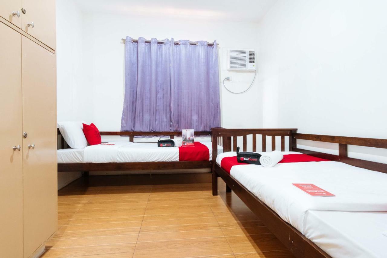 Reddoorz Near Robinsons Place Manila Bagian luar foto