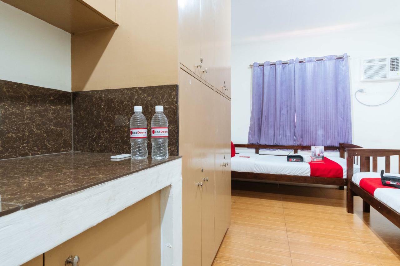 Reddoorz Near Robinsons Place Manila Bagian luar foto