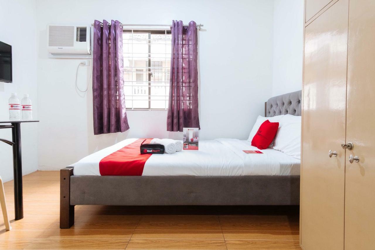 Reddoorz Near Robinsons Place Manila Bagian luar foto