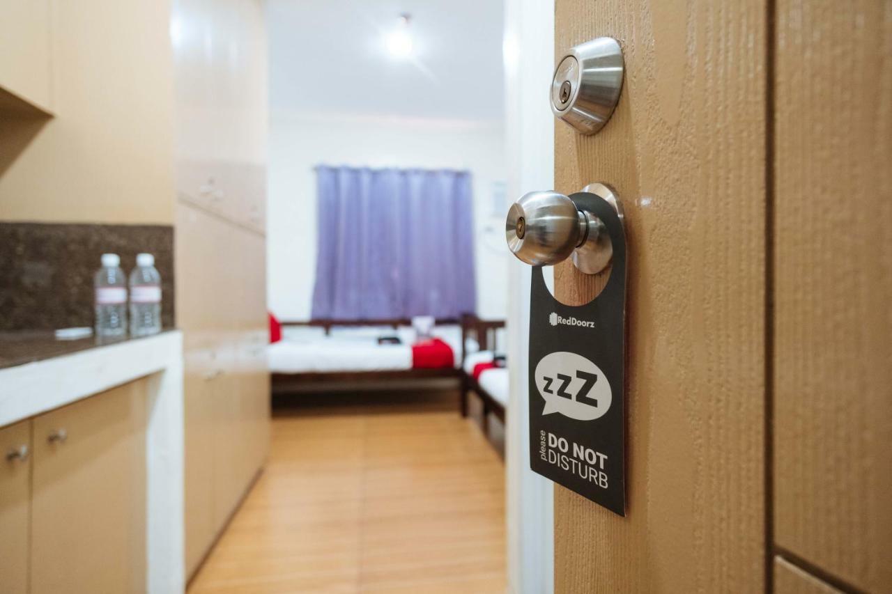 Reddoorz Near Robinsons Place Manila Bagian luar foto